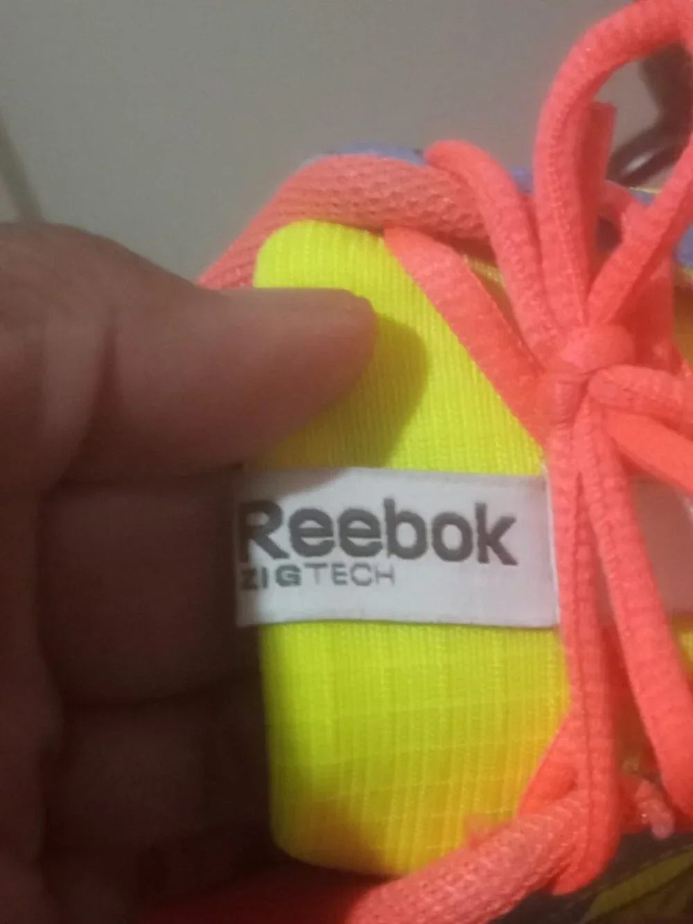 Reebok Zigtech V60564 Women's Running Shoes Size 8 Yellow Blue Pink - Picture 7 of 13